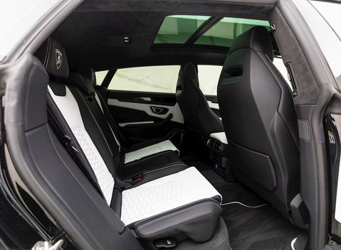 Lamborghini Urus 14