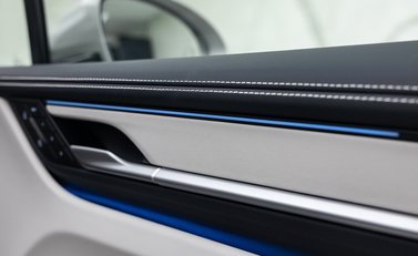 Porsche Macan Turbo Electric 31