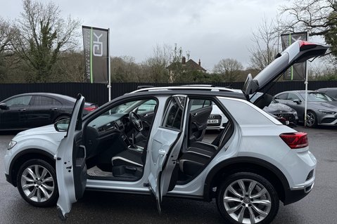Volkswagen T-Roc SEL TSI EVO DSG -WHITE SILVER -PAN ROOF -CAMERA -WINTER PACK  21