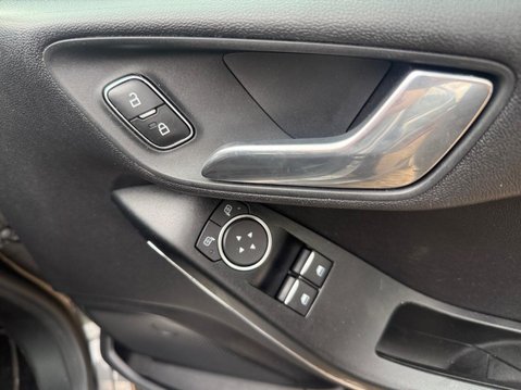 Ford Fiesta 1.0T EcoBoost ST-Line Euro 6 (s/s) 5dr 17