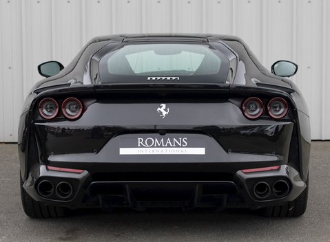 Ferrari 812 Superfast 5