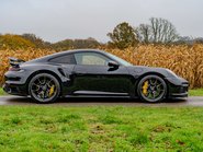 Porsche 911 Turbo S PDK Coupe 4