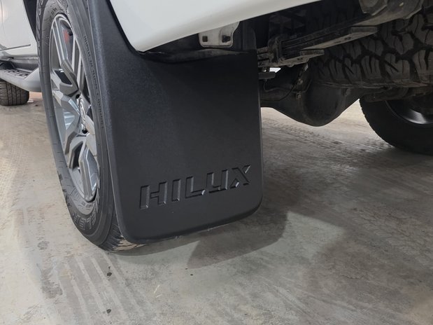 Toyota Hilux Toyota Hilux Diesel Icon D/Cab Pick Up 2.4 D-4D Auto 17