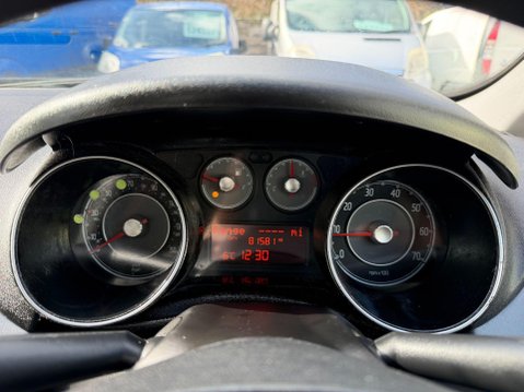 Fiat Punto Evo 1.4 Active Euro 5 (s/s) 3dr 22