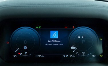 Land Rover Defender 110 75th Anniversary P400e 17