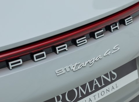 Porsche 911 Targa 4S (992) 33