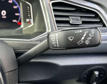 Volkswagen T-Roc 1.5 T-Roc R-Line TSi Evo Semi-Auto 5dr 64