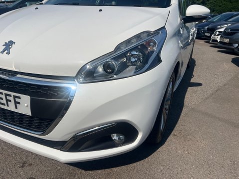Peugeot 208 1.2 PureTech Signature Euro 6 (s/s) 5dr 11
