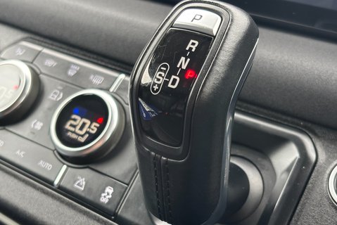 Land Rover Defender 110 D250 Hard Top SE MHEV - Deployable Towbar 40