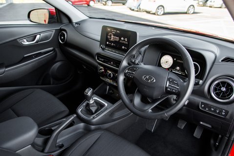 Hyundai KONA T-GDI SE CONNECT MHEV 4
