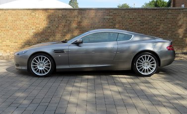 Aston Martin DB9 3