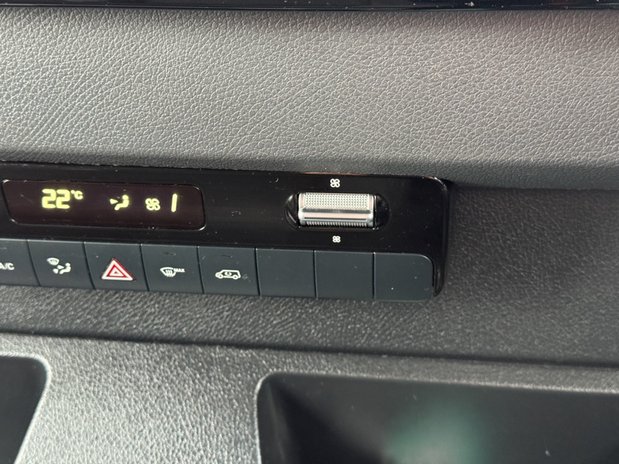 Mercedes-Benz Sprinter AUTO MWB L2H2 High Roof Pro Air Con Camera EURO 6 37