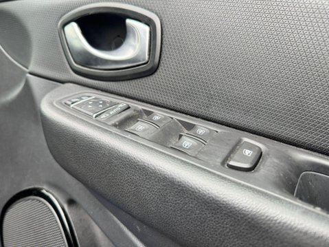 Renault Clio 1.5 dCi Dynamique S Nav Euro 6 (s/s) 5dr 11