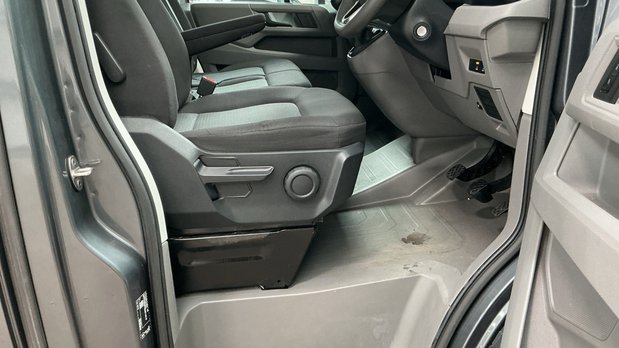 Volkswagen Crafter MWB L2H2 High Roof Commerce Plus Air Con Sensors EURO 6 9