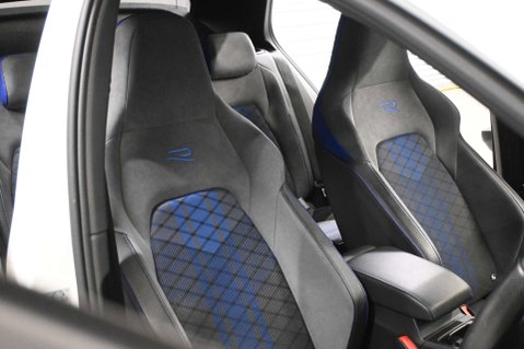 Volkswagen Golf 2.0 Golf R TSi 4Motion Semi-Auto 4WD 5dr 9