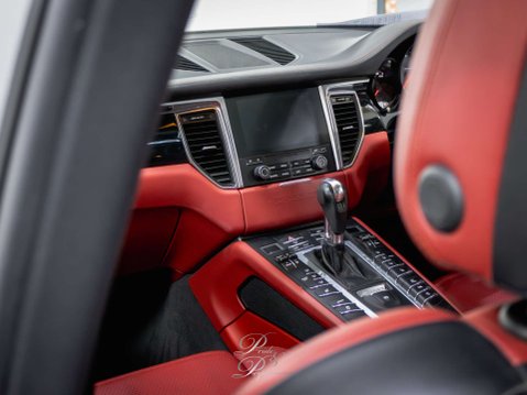 Porsche Macan 3.0 Macan S D Semi-Auto 4WD 5dr 29