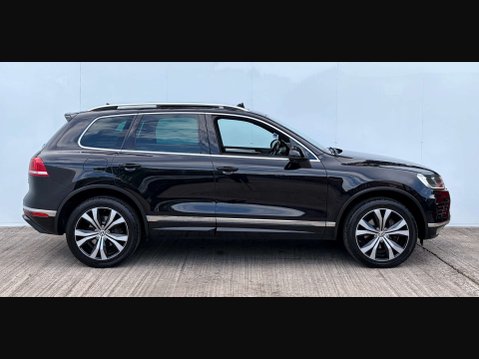 Volkswagen Touareg 3.0 Touareg V6 R-Line TDI BlueMotion Technology Auto 4WD 5dr 9