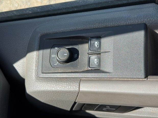 Volkswagen Crafter MWB L2H2 [SOLD MT] Low Roof Trendline Cr35 Air Con Alloys Sensors EURO 6 24
