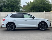 Audi Q5 2.0 TDI 40 Black Edition SUV 5dr Diesel S Tronic quattro Euro 6 (s/s) (190 6