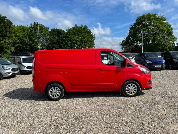 Ford Transit Custom SWB L1H1 (SOLD) Limited 300 Air Con Alloys Sensors EURO 6 5
