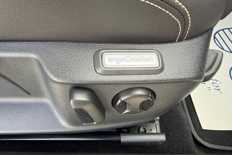 Volkswagen Passat SEL TSI EVO DSG - ONE OWNER - VAT QUALIFYING  28