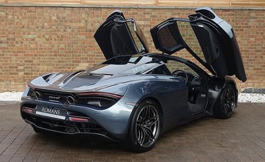 McLaren 720S Luxury 2