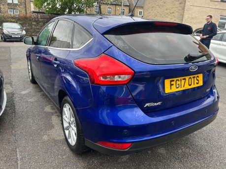 Ford Focus TITANIUM 4