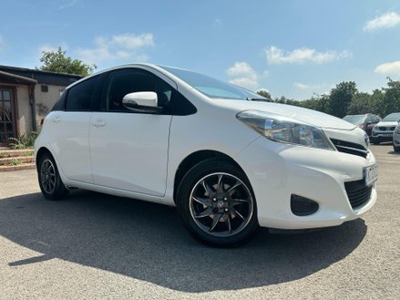 2013 TOYOTA YARIS 1.0 VVT I TR EURO 5 5DR MILEAGE 80,000 MILES YEAR 2013... photo