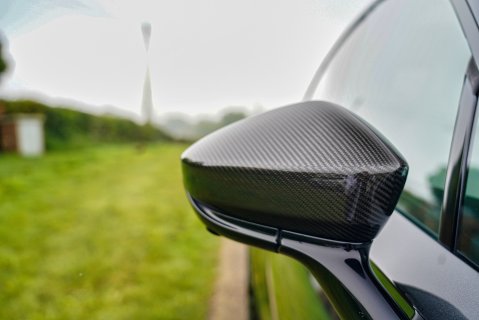 Aston Martin DBX 707 21