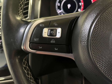 Volkswagen Tiguan 2.0 Tiguan R-Line TSi BlueMotion Technology 4Motion DSG 4WD 5dr 15