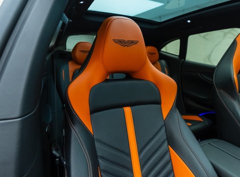 Aston Martin DBX 707 12