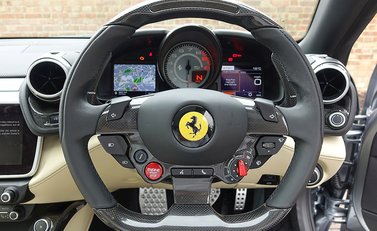 Ferrari GTC4 Lusso 24