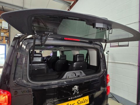 Peugeot Traveller 2.0 BlueHDi Allure Standard MPV EAT6 MWB Euro 6 (s/s) 5dr 9