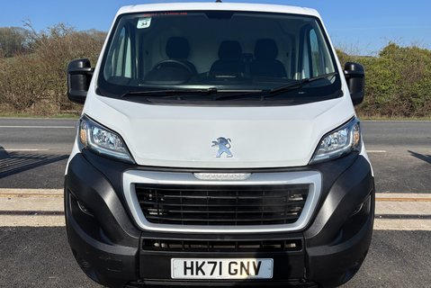 Peugeot Boxer 333 L1 H1 120 ps BlueHdi Professional - Sat Nav & Air Con 10