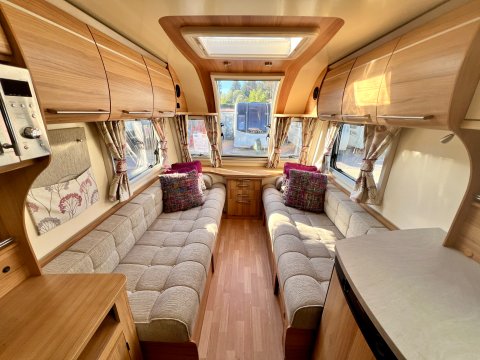 Bailey Pegasus Genoa GT65  12