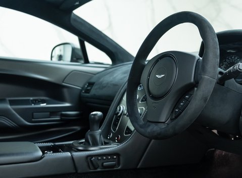Aston Martin Vantage GT8 14