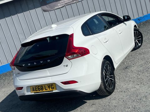 Volvo V40 2.0 T2 GPF Momentum Nav Plus Euro 6 (s/s) 5dr 49