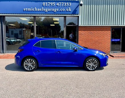 Toyota Corolla 1.8 Corolla Design HEV CVT 5dr 10