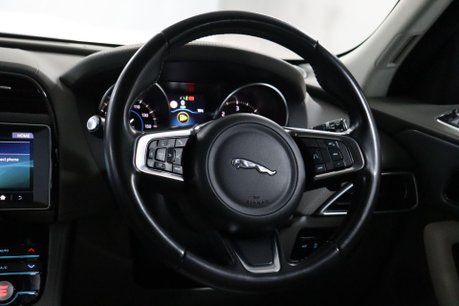 Jaguar F-Pace PORTFOLIO AWD 46