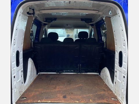 Peugeot Partner 1.6 BlueHDi 744 S Combi Van 6dr Diesel Manual L2 (113 g/km, 97.64 bhp) 17