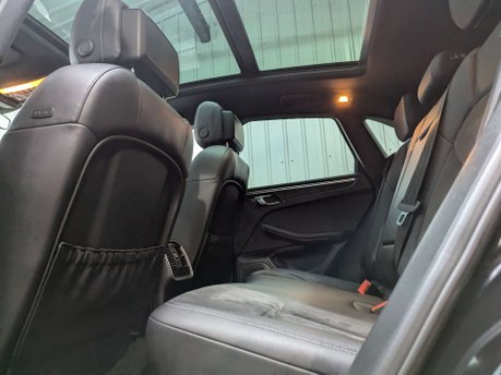 Porsche Macan 2.0 Macan Semi-Auto 4WD 5dr 64