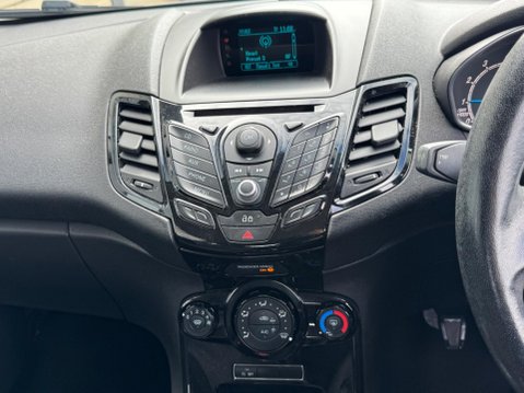 Ford Fiesta 1.0T EcoBoost Zetec Euro 5 (s/s) 3dr 11