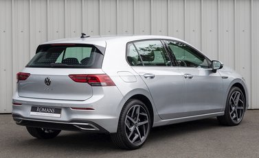 Volkswagen Golf 8 2.0 TDI Style 7