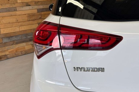 Hyundai i20 1.2 Premium Hatchback 5dr Petrol Manual Euro 6 (84 ps) 76