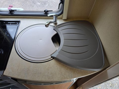 Swift Suntor 590RS Motorhome 37