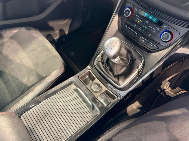 FORD KUGA 2.0 TDCI ECOBLUE ST LINE EDITION EURO 6 S S 5DR YEAR...