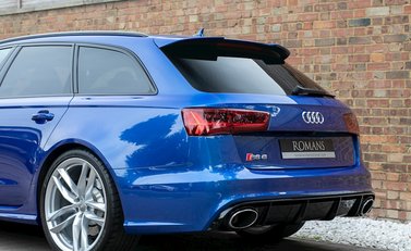 Audi RS6 Avant 24