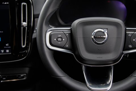 Volvo C40 RECHARGE PRO TWIN AWD 19