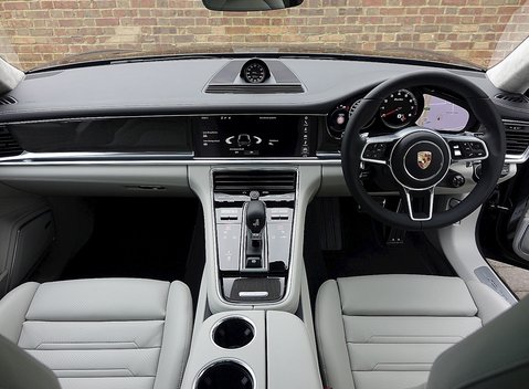 Porsche Panamera Turbo 12