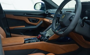 Lamborghini Urus S 13